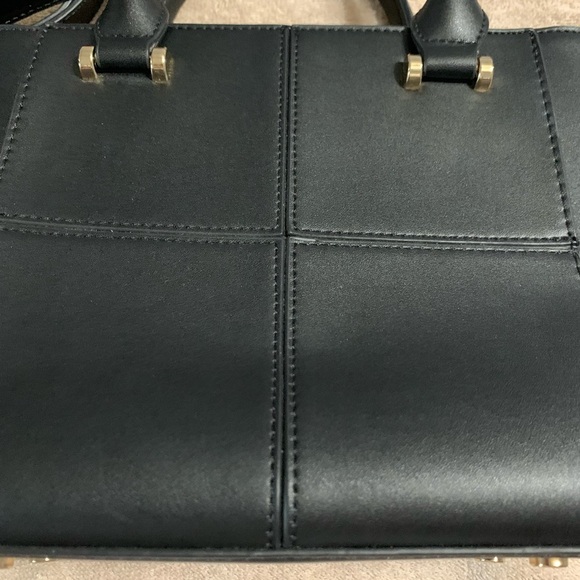 Madison West NWOT Black and Gold Purse w/ Cross Body Strap - Picture 4 of 6